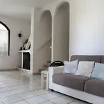 Tomax, Outdoor Living To بيت للعطل
